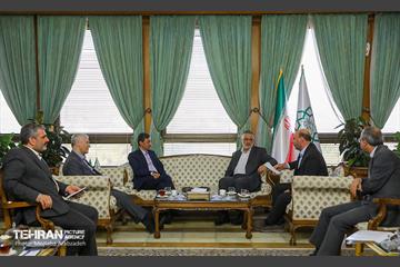 دیدار رئیس بنیاد مستضعفان با شهردار تهران