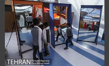 بازدید کودکان کار از آسمان نمای گنبد مینا 2