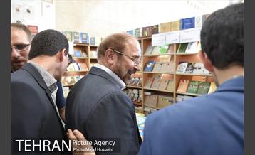 بازدید شهردار تهران از نمایشگاه کتاب در مجموعه شهر آفتاب 14