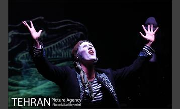 نمایش بیست هزار فرسنگ زیر دریا‎ 4