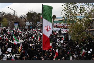 تشییع پیکر ۱۰۰ شهید مردمی و مدافع امنیت در تهران - 1 41