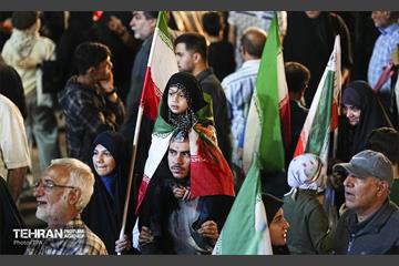 آیین بدرقه زائر اولی‌ها به‌ سوی عتبات عالیات در میدان انقلاب 2