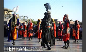 اجرای تعزیه در میدان امام حسین(ع)