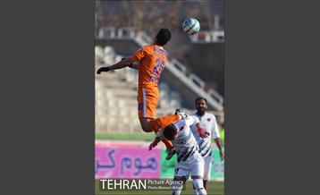 دیدار تیم های فوتبال سایپا و سیاه جامگان