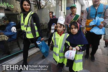 پاکسازی خیابان ولیعصر به مناسبت روز جهانی داوطلب 6