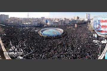 اجتماع مردم تهران در پی شهادت رهبر انقلاب - 1