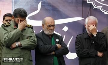 تشییع پیکر شهدای مدافع حرم در منطقه ۵ 1