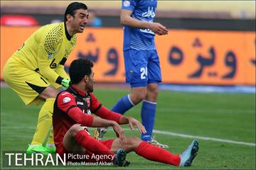 دیدار تیم های فوتبال استقلال و پرسپولیس