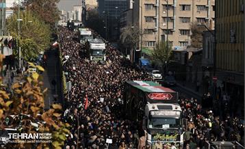 تشییع پیکرهای ۱۰۰ شهید گمنام از مقابل دانشگاه تهران 23