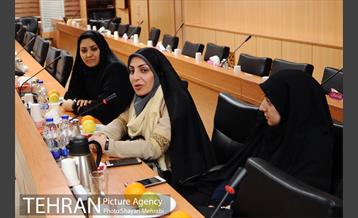 نشست صمیمانه رئیس مرکز ارتباطات شهرداری تهران با اصحاب رسانه 31