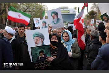تشییع پیکر ۱۰۰ شهید مردمی و مدافع امنیت در تهران - 1 51