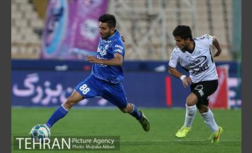 دیدار تیم های فوتبال استقلال و صبای قم