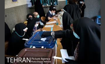 حضور شهردار تهران در انتخابات 1400