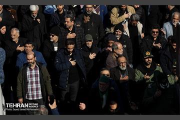 تشییع پیکرهای ۱۰۰ شهید گمنام از مقابل دانشگاه تهران 22