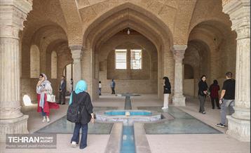 بازدید معماران از مجموعه تاریخی اتحادیه و پروژه بازآفرینی ساختمان بلدیه 37