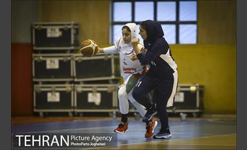 دیدار تیم های بسکتبال مهرام و گاز تهران 16