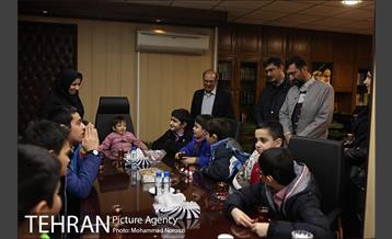 دیدار بچه های باغچه بان با شهردار منطقه شش 11