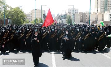 عزاداری ظهر عاشورا در میدان شهید طهرانی مقدم