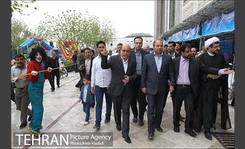 بازدید شهردار تهران از نمایشگاه نوروزی عطر یاس و مرکز اسکان نوروزی منطقه ۲۰ 19