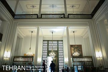 گشتی در کاخ نیاوران  1