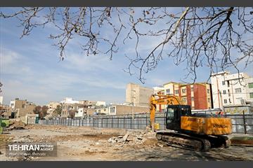 پارکینگ‌ طبقاتی اعتماد