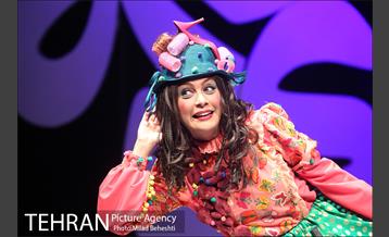 نمایش شب دشنه های بلند‎ 12