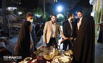 ضیافت افطاری با حضور خانواده های معزز شهدا 24