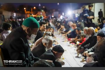 توزیع ۷۰۰۰ بسته افطاری ساده در ۳ محله منطقه۱۶