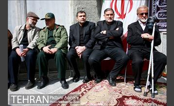 تشییع سه شهید گمنام در میدان فاطمی 30