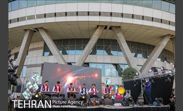 اجرای گروه موسیقی کوکری در برج میلاد تهران 19