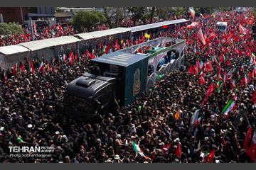 تشییع پیکر آقای شهید ایران - 3 33