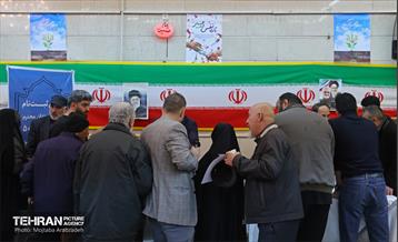 قرار خدمت؛ دیدار مردمی شهردار تهران در مسجد جامع باغ فیض 17