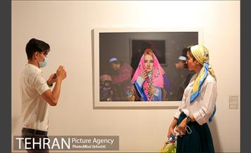 نمایش عکس «زیبایی در جنگ» 2