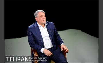 بازدید رئیس شورای شهر از مرکز ارتباطات شهرداری 10