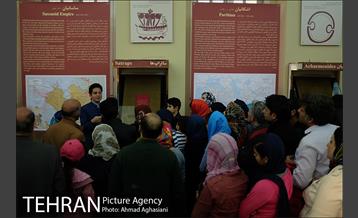 بازدید نوروزی مردم از موزه ملک 8