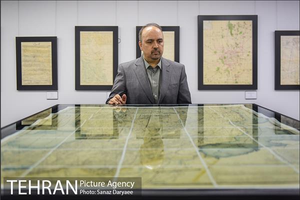 بازدید مدیرکل دفتر شهردار تهران از نمایشگاه دائمی نقشه 31