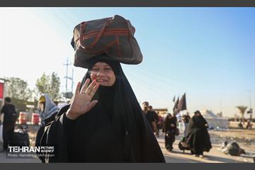پیاده‌روی زائرین اربعین حسینی در مسیر نجف به کربلا 23