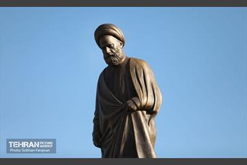 رونمایی از مجسمه «علامه امینی» 5