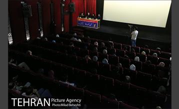 نقد مستند آی آدم ها در خانه هنرمندان‎ 9