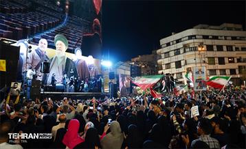 جشن ولادت حضرت زینب (س) در میدان انقلاب