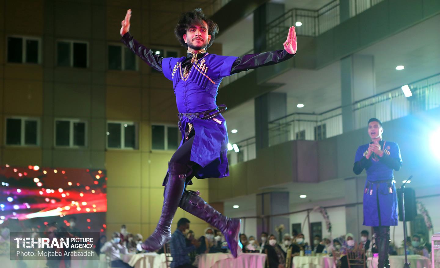 آغاز زندگی مشترک ۲۱ زوج کم برخوردار 13