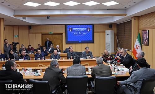 نشست هم‌اندیشی هیئت رئیسه اتاق اصناف تهران، روسای اتحادیه‌های صنفی تهران و هیئت امناء بازار تهران با شهردار تهران 13