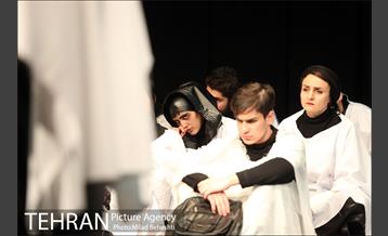 نمایش سیزده 2