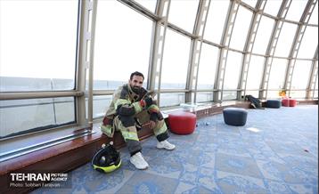 مسابقه پله‌نوردی آتش‌نشانان در برج میلاد 18