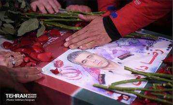 وداع با پیکر شهید «قریب رضا دارابی» 7