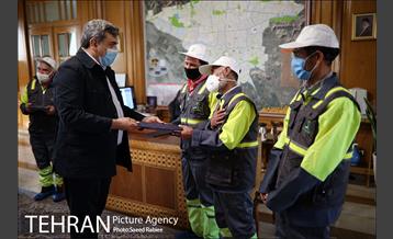 تقدیر شهردار تهران از پاکبانان نمونه شهر 16