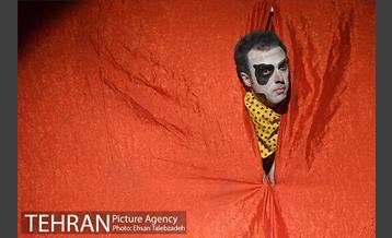 نمایش «مخ پریشون های شلم‎» 9