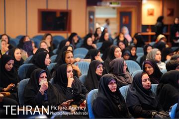 افتتاح سیزدهمین جشنواره زنان و تولید ملی  با حضور شهردار تهران 16