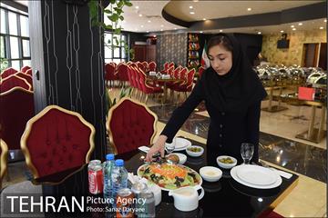 رستوران پردیس قلهک با پرسنل ناشنوا  15