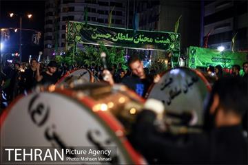 دسته عزاداری در خیابان اندرزگو‎ 12
